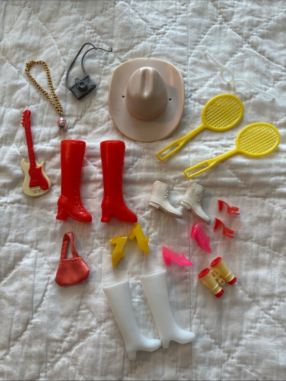 Vintage 80’s Barbie Accessories - Picture 1 of 3